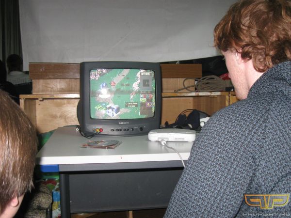 �������